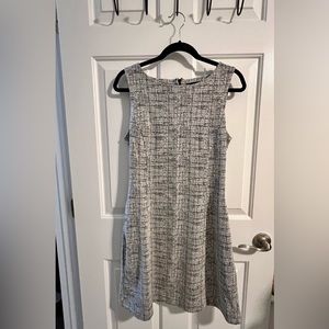 Ellie Tahari dress with pockets!